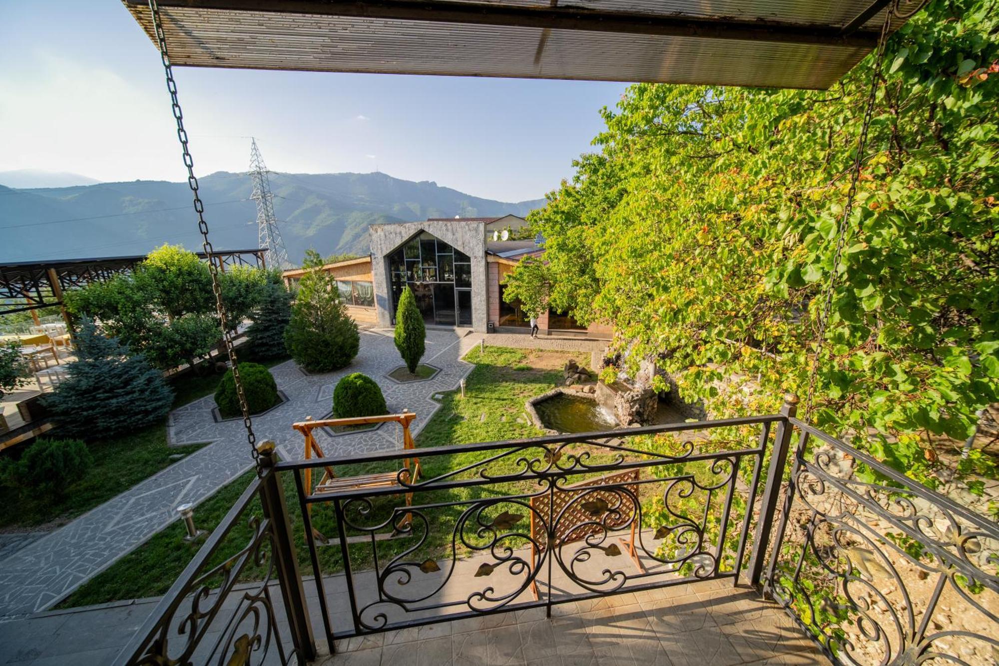 Kefilyan Family Hotel Sanain Екстер'єр фото